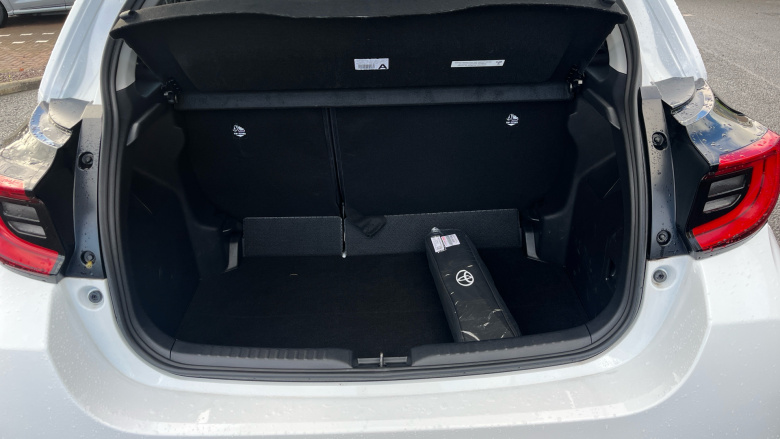 Toyota Yaris 1.5 Hybrid Design 5dr CVT Hybrid Hatchback